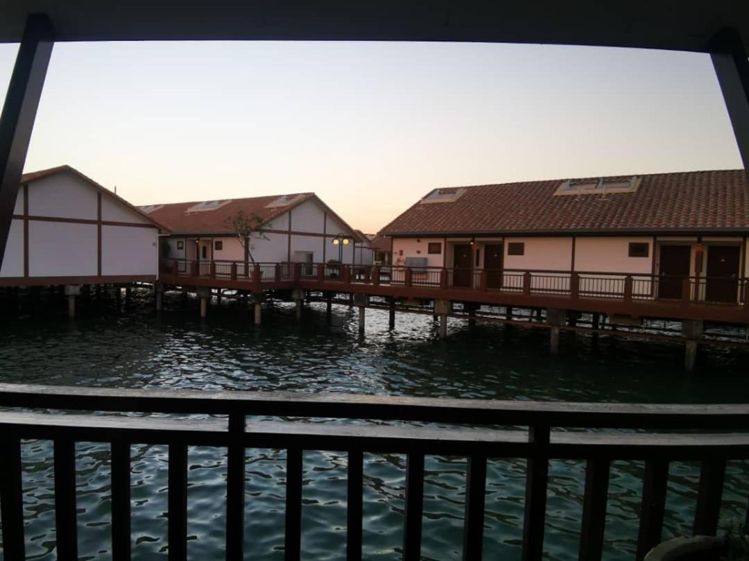 Water Chalet Port Dickson- Private 외부 사진